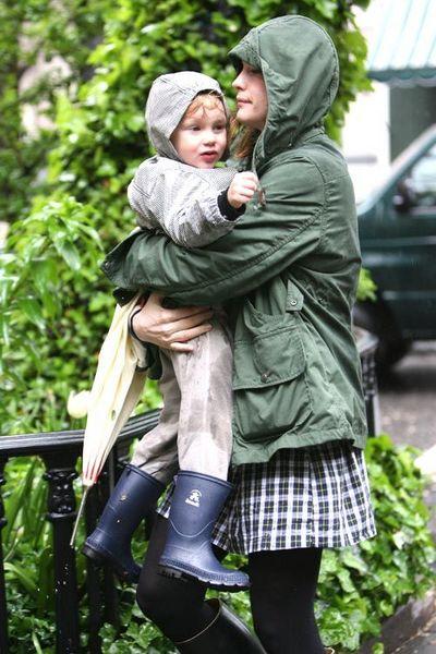 liv_tyler_and_her_son_milo_ps-okmag