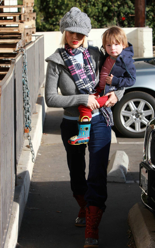 #4267316 Christina Aguilera looked quite wintery by Los Angeles