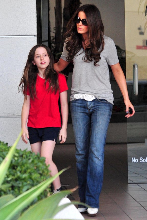 EXCLUSIVE: Kate Beckinsale Picking Up Her Daughter From A Medical Building