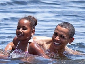 Obama_and_Sasha_Swim_in_Florida