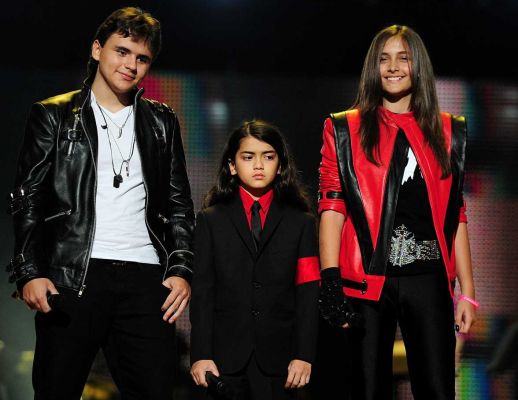 Michael_Jackson_Children_at_MJ_Forever