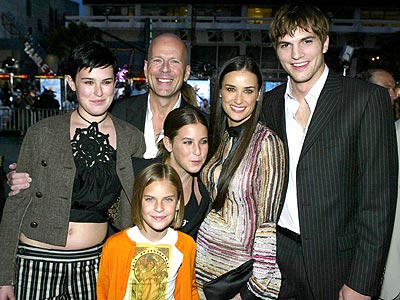 Ashton_And_Demi_Family