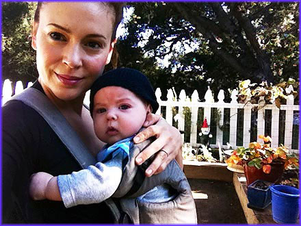 Alyssa_Milano_and_Milo_in_Garden Alyssa_Milano_and_Milo_in_Garden