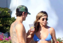 Jennifer Aniston Looks Fabulous